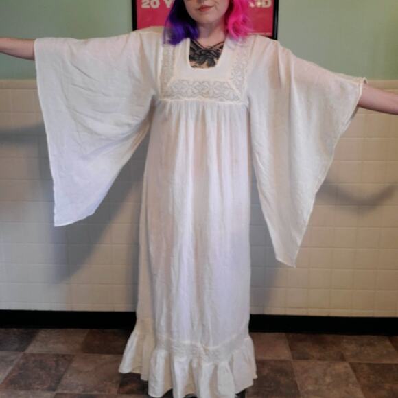 Vintage 60s 70s Ivory Bell Sleeve Mai Dress Gown Lace Angelic Bohemian Chic - Picture 13 of 13